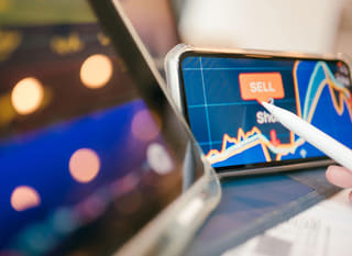 Análisis de opciones de Bitcoin, Ethereum y forex por parte de un trader multiactivo